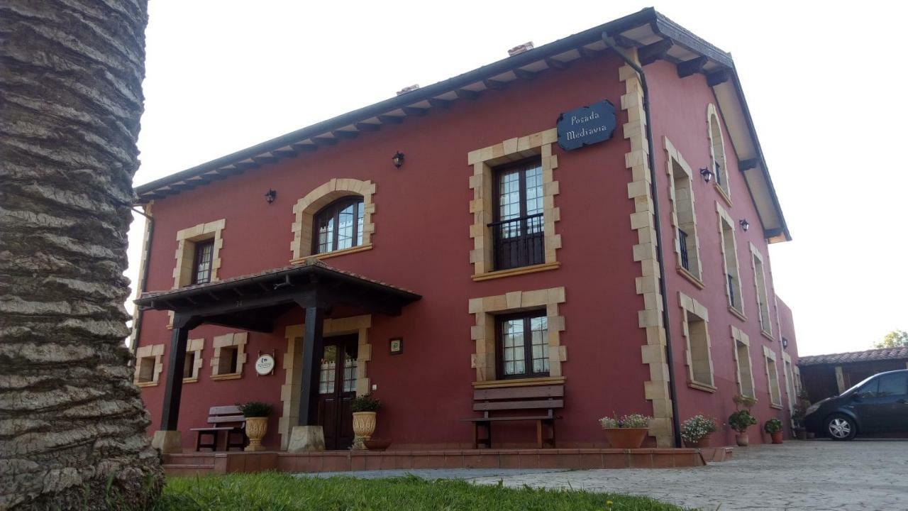 Posada Mediavia Убіарко Екстер'єр фото